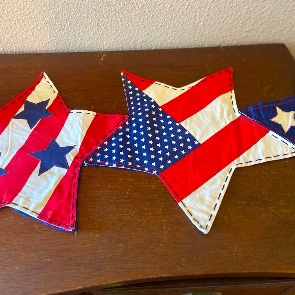 Star table runner - Picture 3 of 5